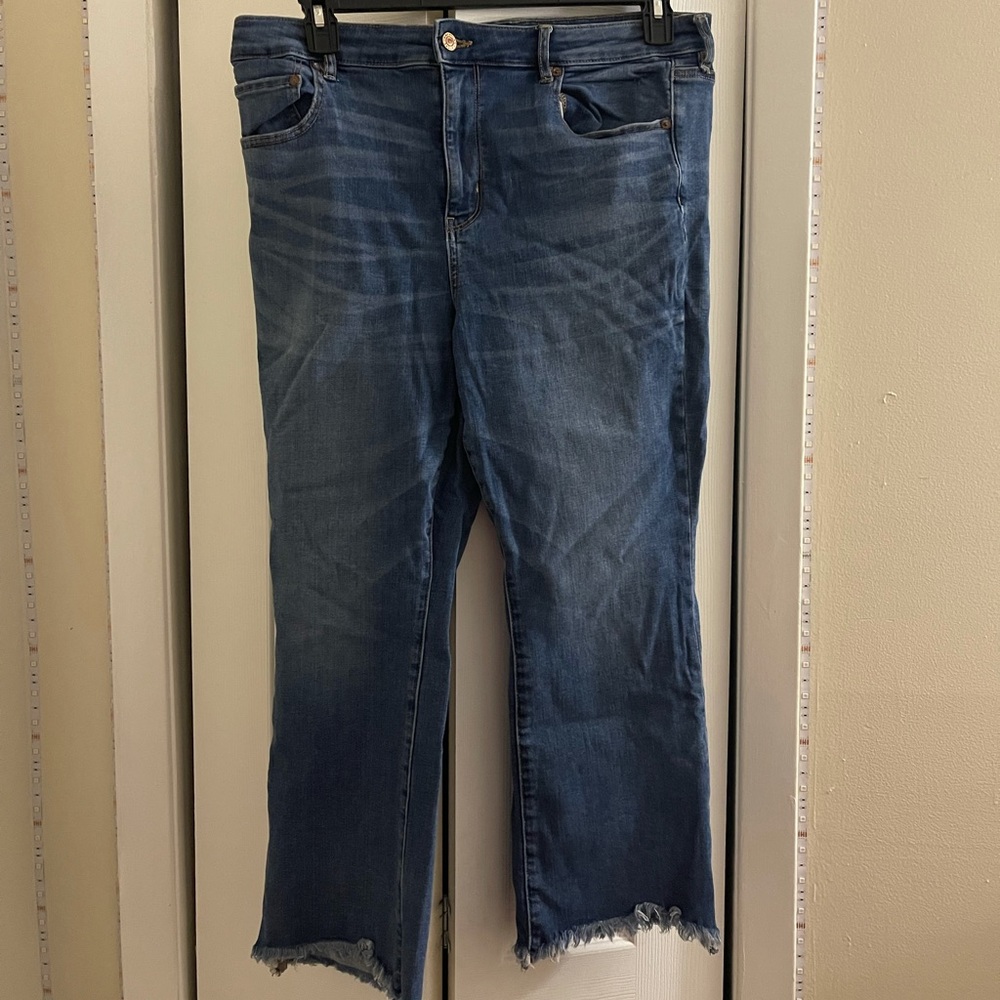 American Eagle Medium Wash Hi Rise Crop Flare Distressed Jeans Sz 16 Short